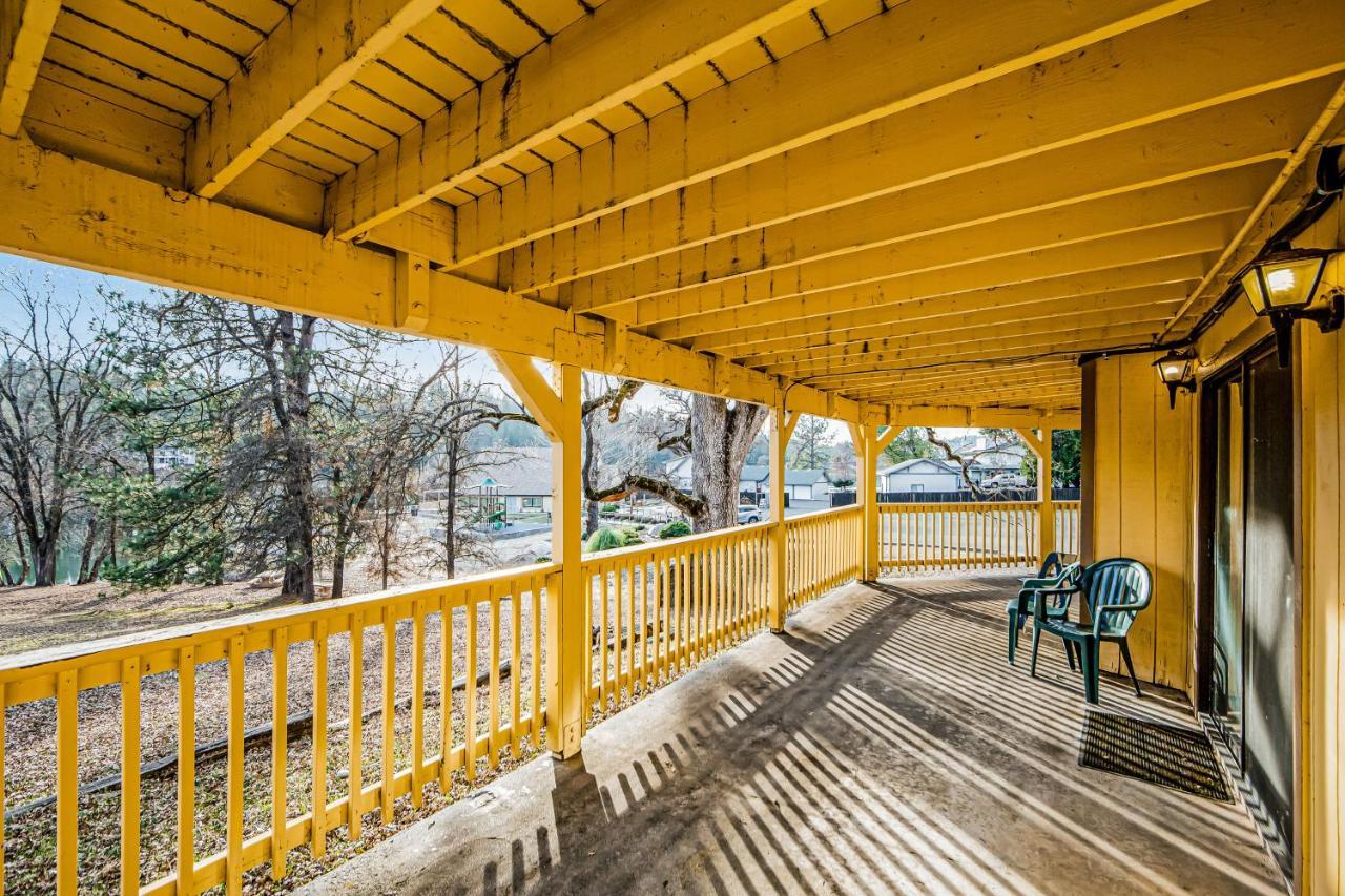 גרובלנד Luring Lakefront Landing מראה חיצוני תמונה