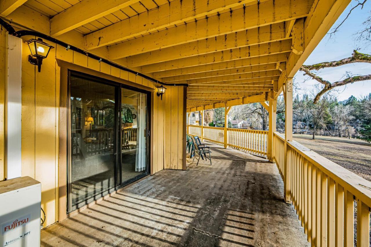 גרובלנד Luring Lakefront Landing מראה חיצוני תמונה