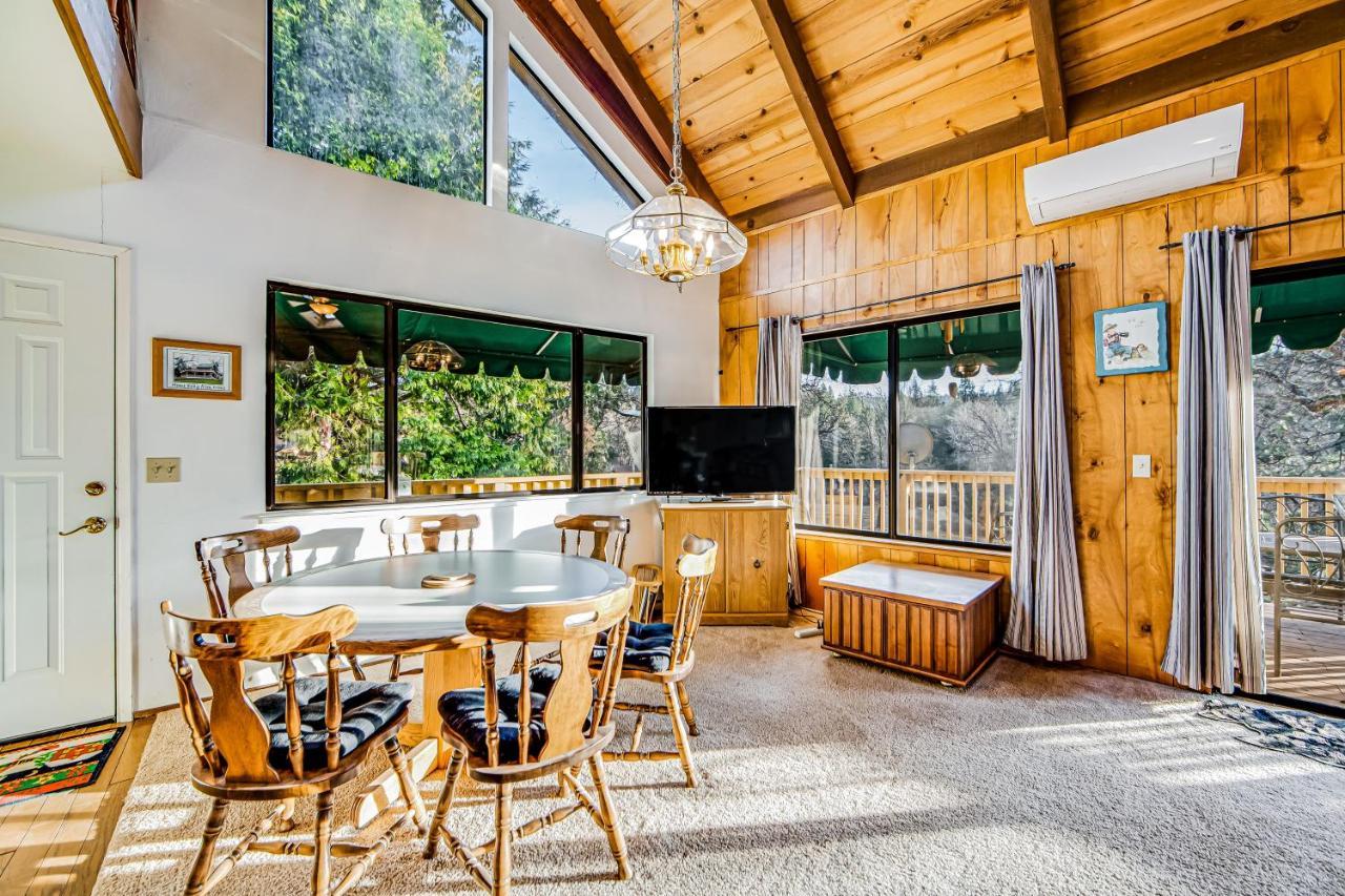 גרובלנד Luring Lakefront Landing מראה חיצוני תמונה